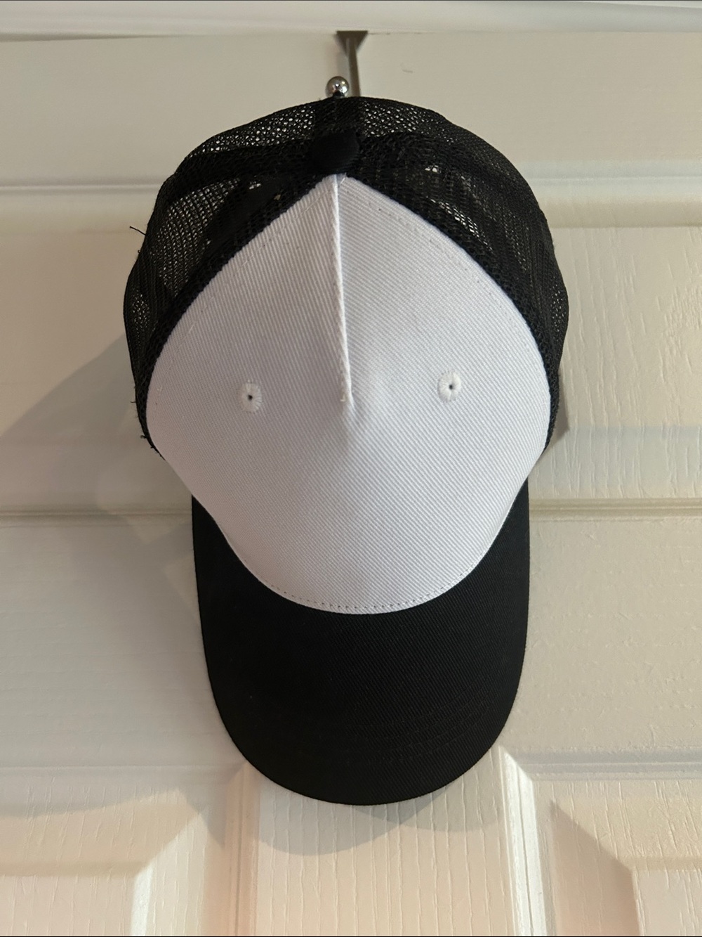 Trucker hat.